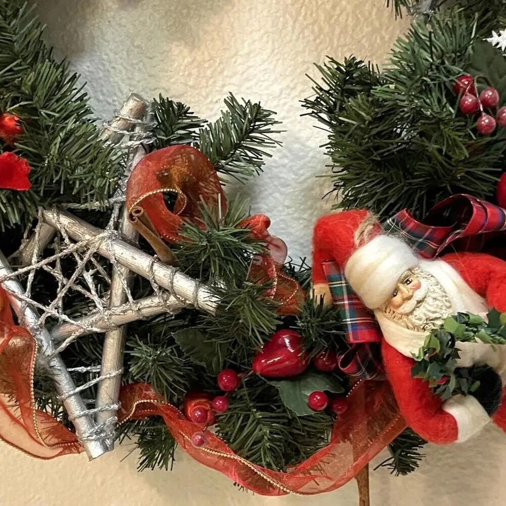 Vintage Santa Claus Christmas Wreath 21
